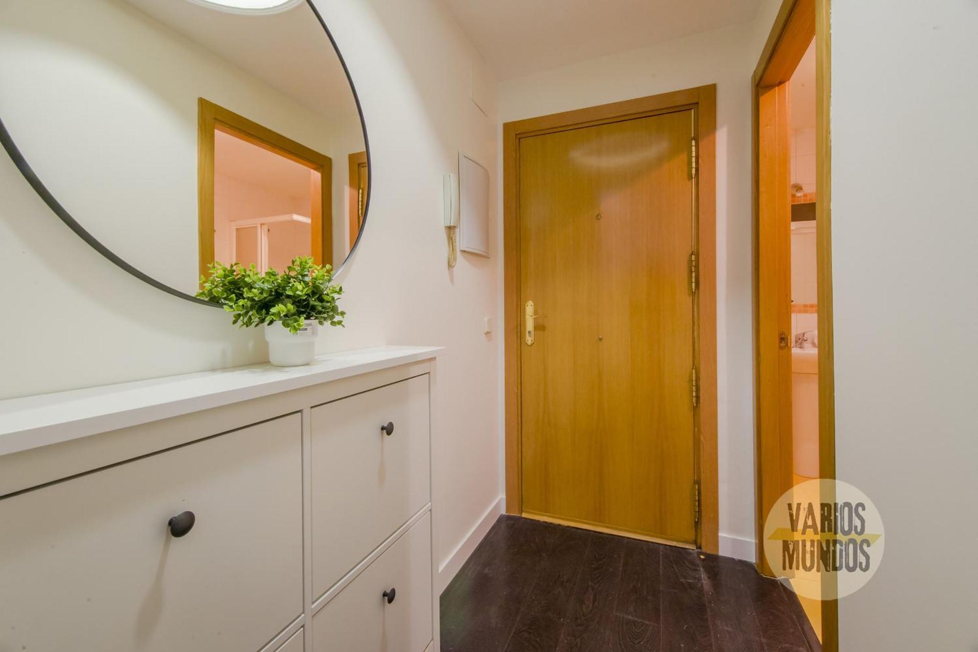 Confortable Apt Para 3 Pax A 1 Min De Gran Via Madrid Kültér fotó