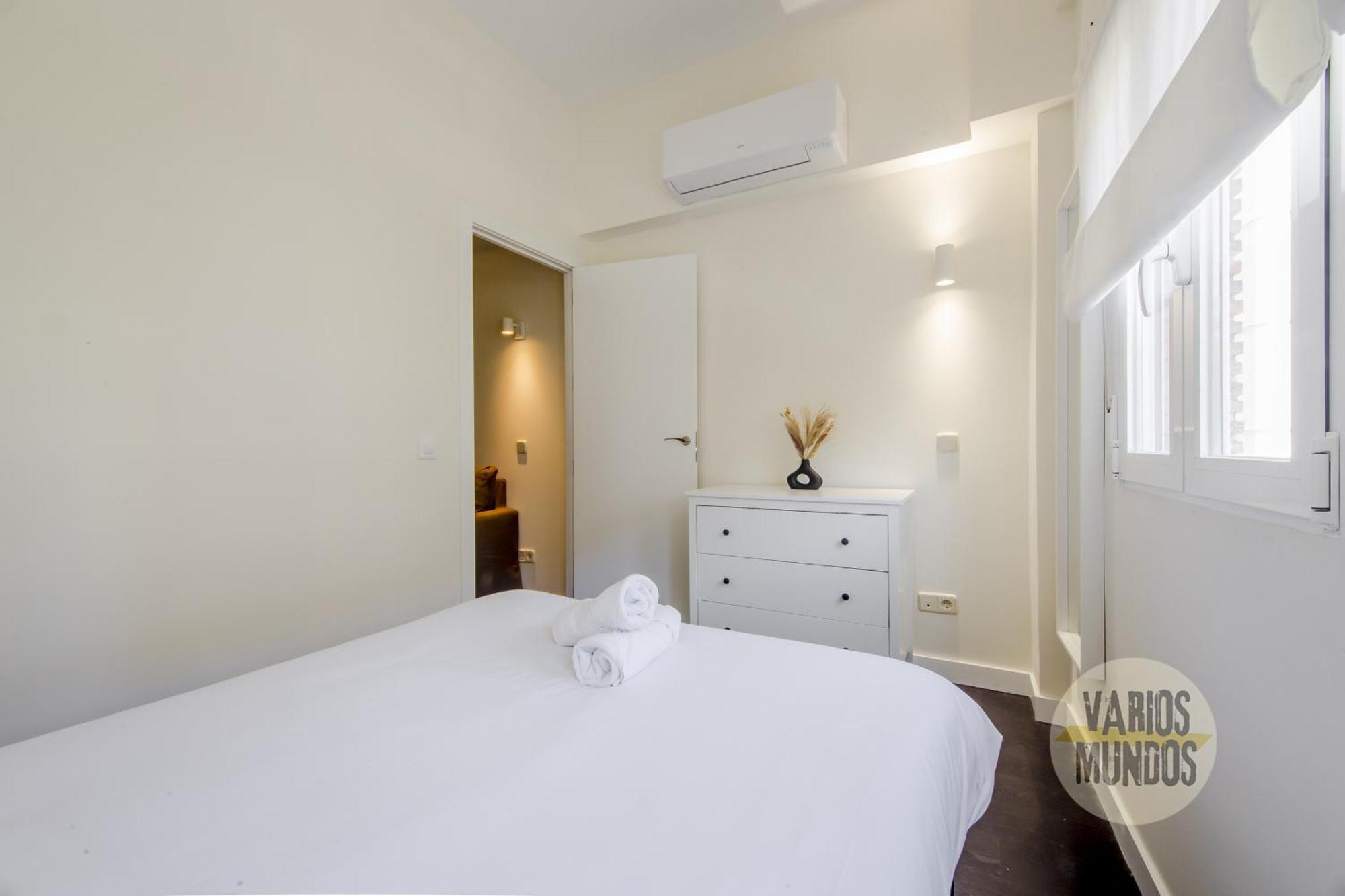 Confortable Apt Para 3 Pax A 1 Min De Gran Via Madrid Kültér fotó