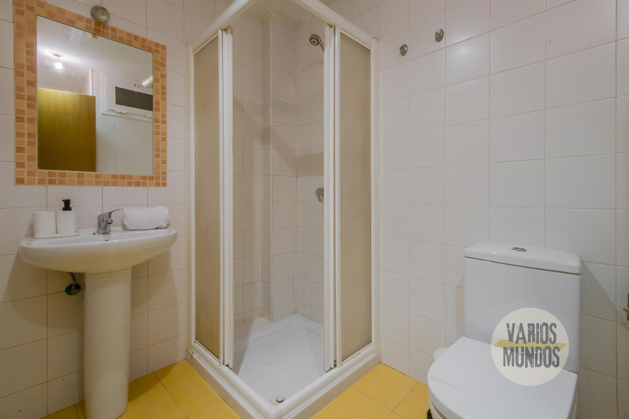 Confortable Apt Para 3 Pax A 1 Min De Gran Via Madrid Kültér fotó