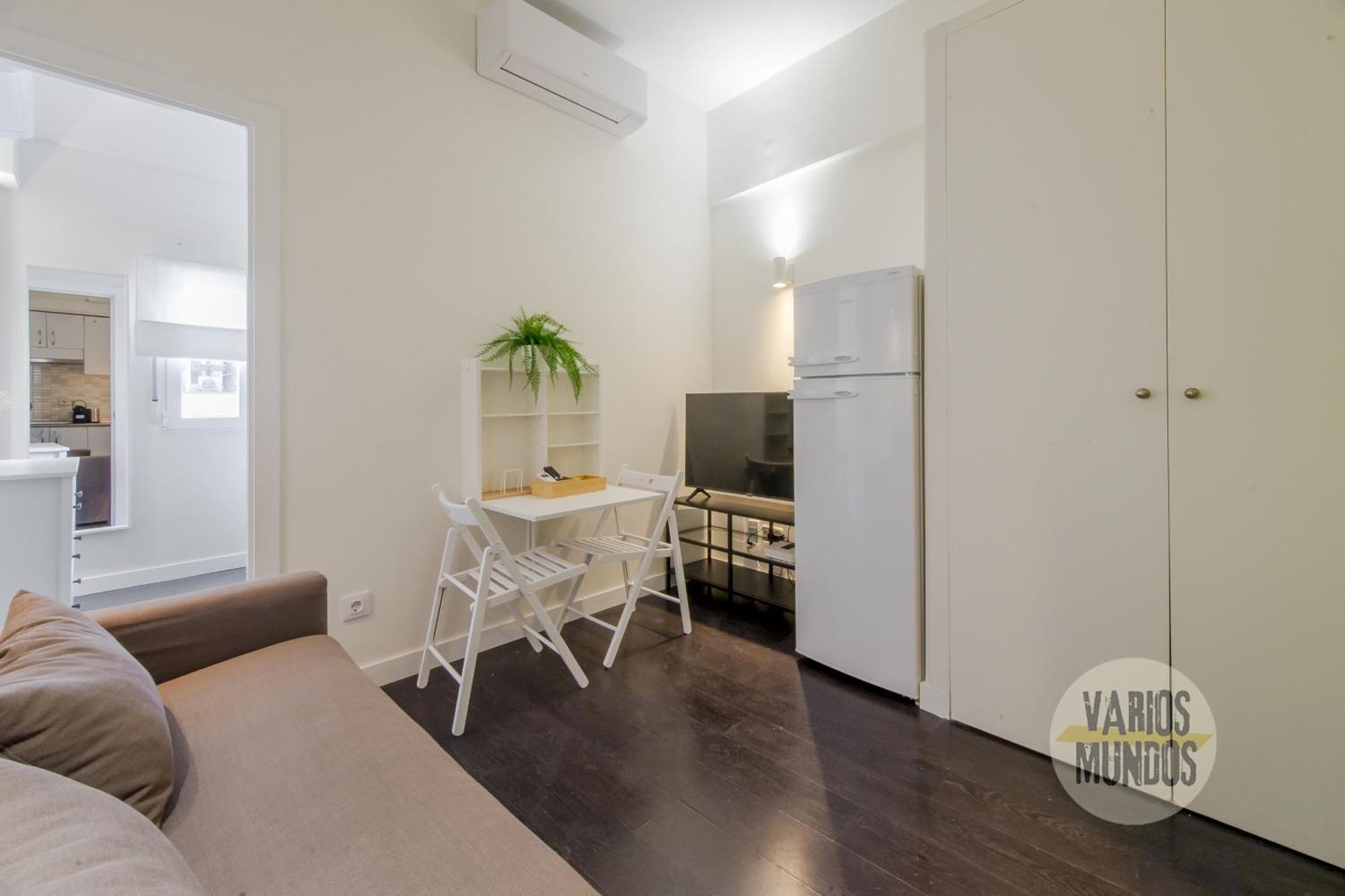Confortable Apt Para 3 Pax A 1 Min De Gran Via Madrid Kültér fotó